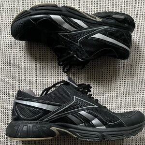 Reebok Men's Black Athletic Streetwear Shoes Size 10